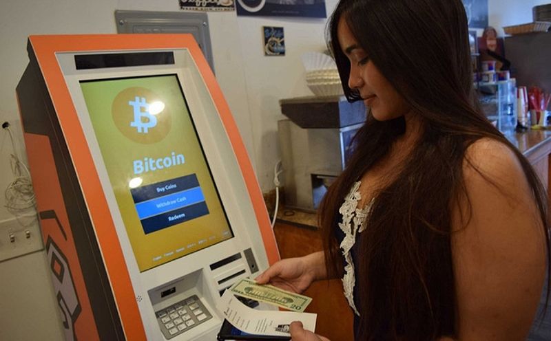 Máy ATM Bitcoin được đặt tại cửa hàng tiện lợi